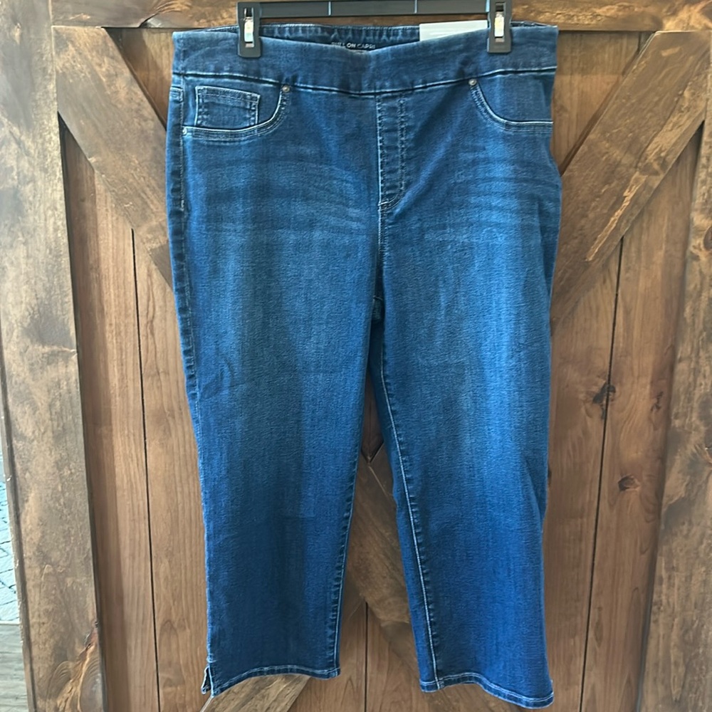 Chico's Pull On Capri